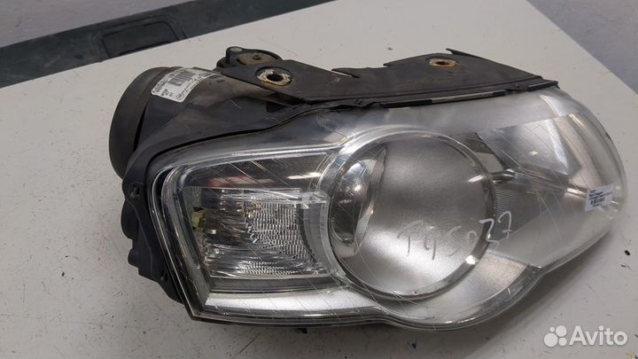 Фара (передняя) правая Volkswagen Passat 6