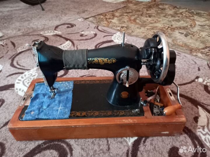 Швейная машина пмз им.Калинина