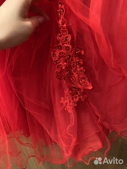 Платье нарядное