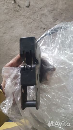 Замок капота с тросом VW T5 Транспортер