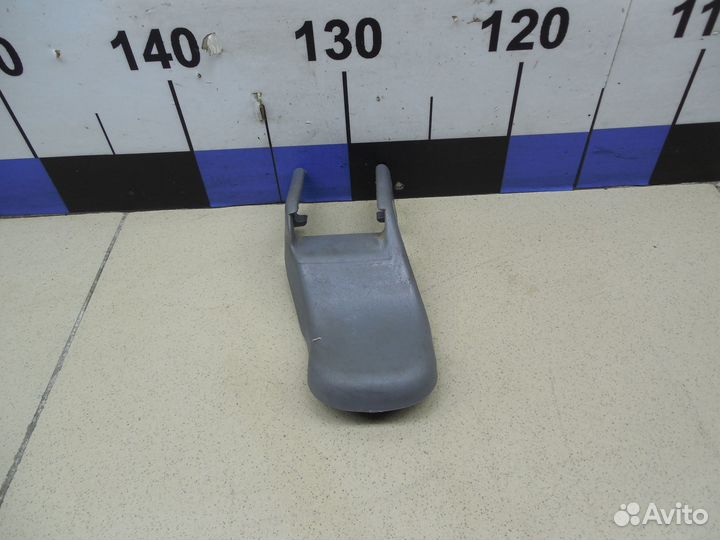 Крышка кронштейна сиденья Land Cruiser (100) 1998