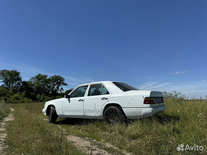 Mercedes-Benz W124 2.0 МТ, 1990, 300 000 км