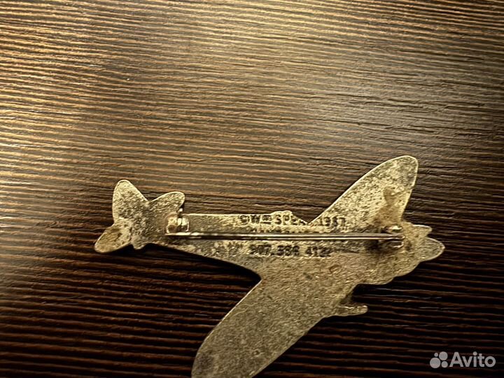 Модель самолета значок 1987