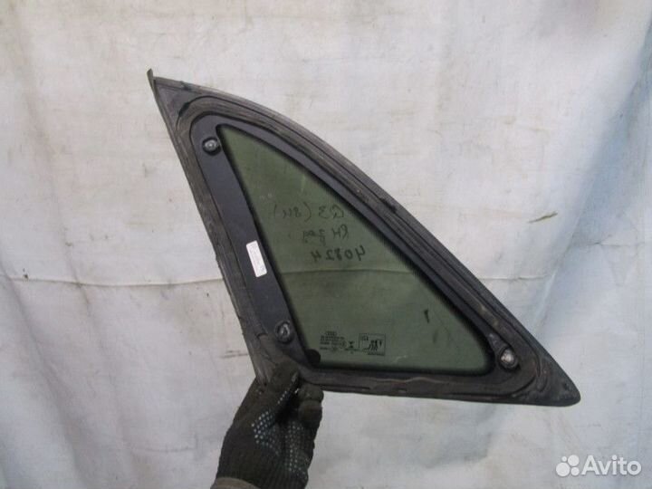 Стекло кузовное глухое правое Audi Q3 (8U) 2012-20