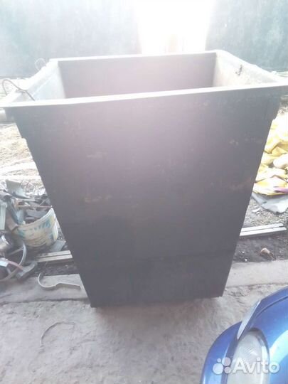 Мусорный контейнер