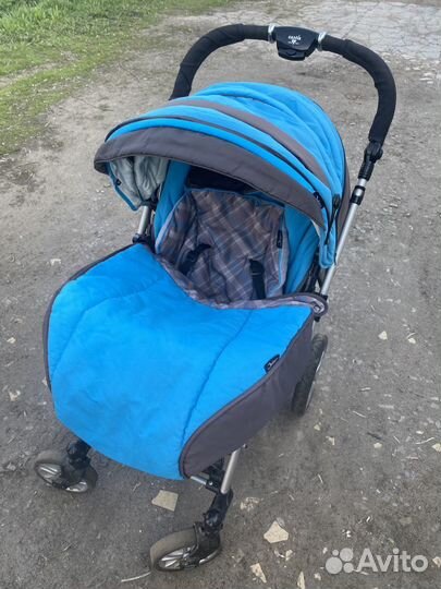 Прогулочная детская коляска