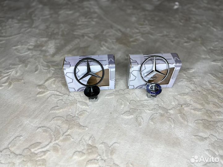 Знак на капот Mercedes Benz