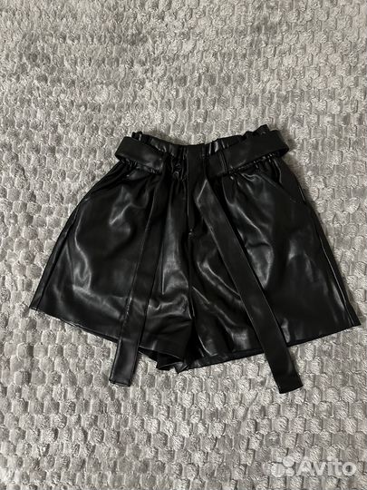 Продам шорты женские кожаные