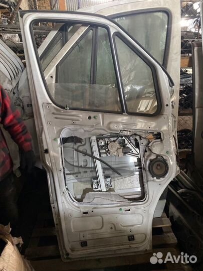 Дверь для передняя левая Mercedes Sprinter W906