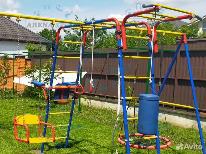 Уличный комплекс с горкой