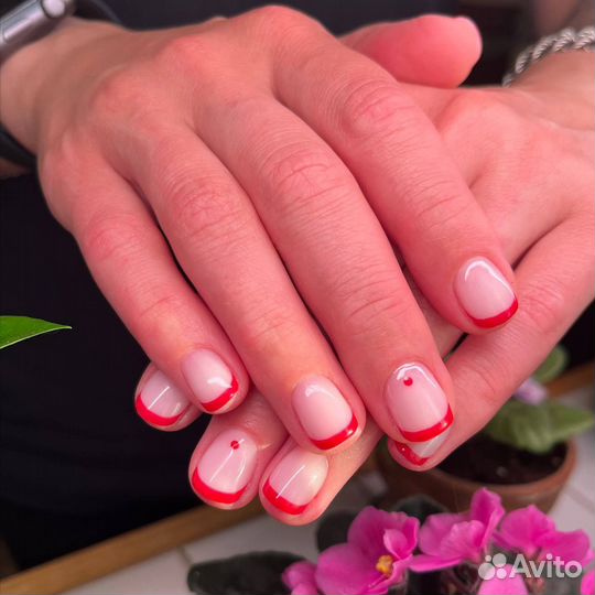 Модель на маникюр