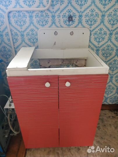 Красная тумба под раковину