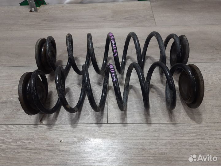 Пара задних пружин для 1.8 Skoda Octavia A5