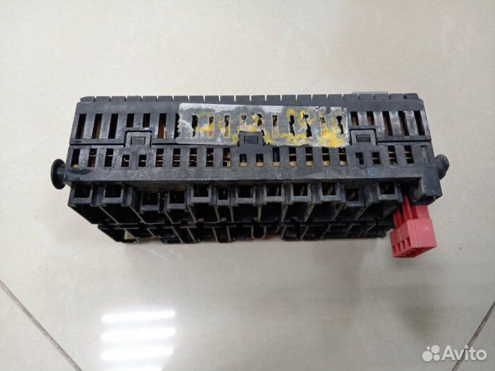 Блок предохранителей Volkswagen Vento седан ABU