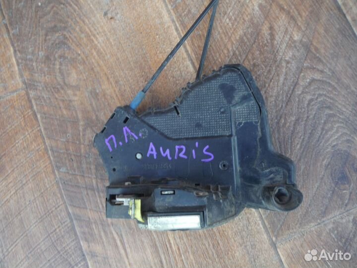 Замок двери передней левый toyota Auris 1 2008
