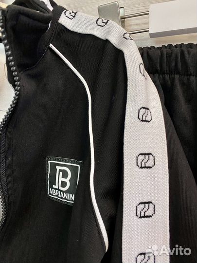 Костюм детский новый