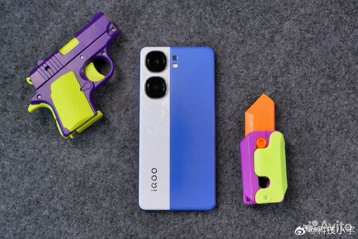 Vivo iQOO Neo9S Pro+, 12/512 ГБ