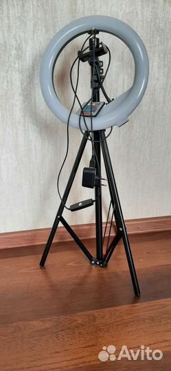 Кольцевая лампа со штативом