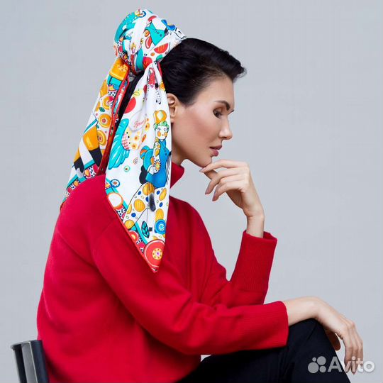 Платок шелковый с ручной подшивкой Нина Ручкина