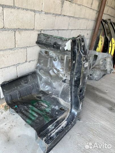 Лонжерон передний правый Toyota Land Cruiser 200