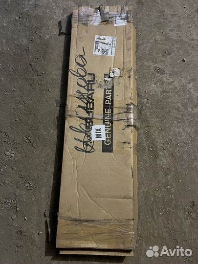 Уплотнитель стекла двери Subaru Forester