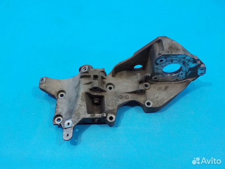 Кронштейн генератора volkswagen Passat B6 2005-200