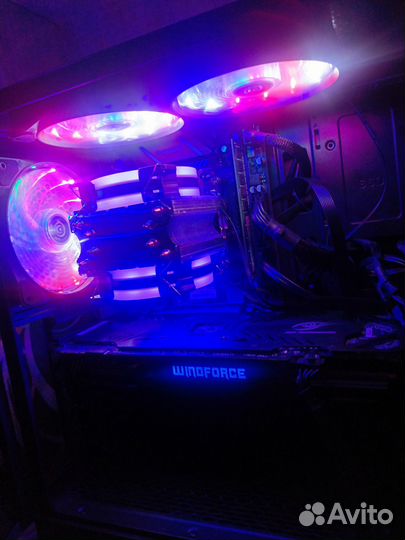 Материнская плата с процессором, памятью и кулером