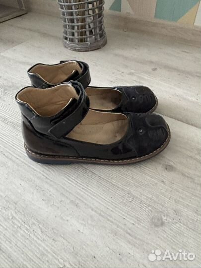 Любимые туфли с кошечкой