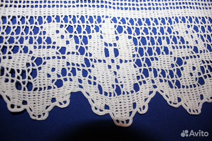 Салфетка-столешница вязаная