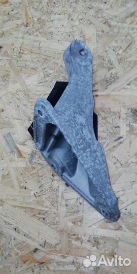 Лапа двигателя BMW X3 E83