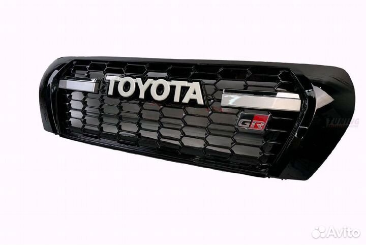 Решетка радиатора Toyota Land Cruiser 200 2008-15г