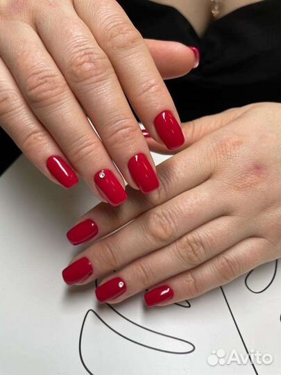 Маникюр-педекюр