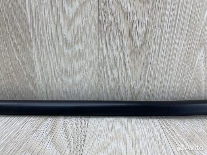 Молдинг стекла двери передний левый Renault Kaptur