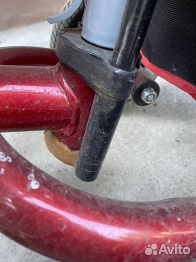 Детский трехколесный велосипед с ручкой