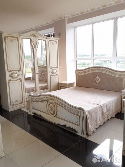 Спальный гарнитур