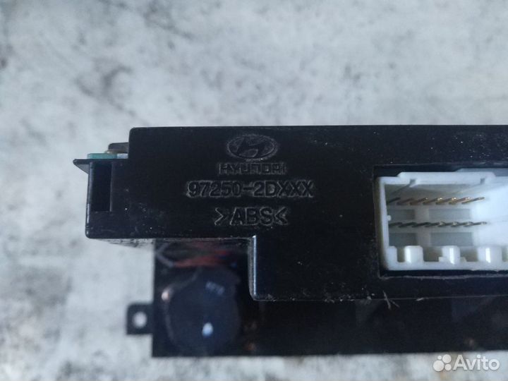 Блок управления отопителем Hyundai Elantra III