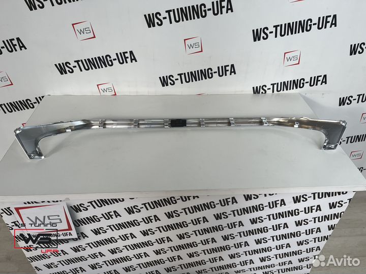 Молдинг решетки радиатора Lexus LX570 новый T747