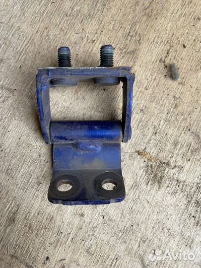 Хонда hr-v петля багажника