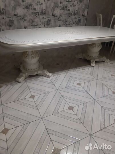 Кухонный стол