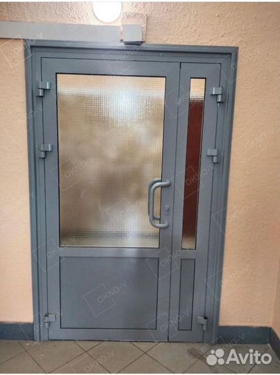 Алюминиевая входная дверь
