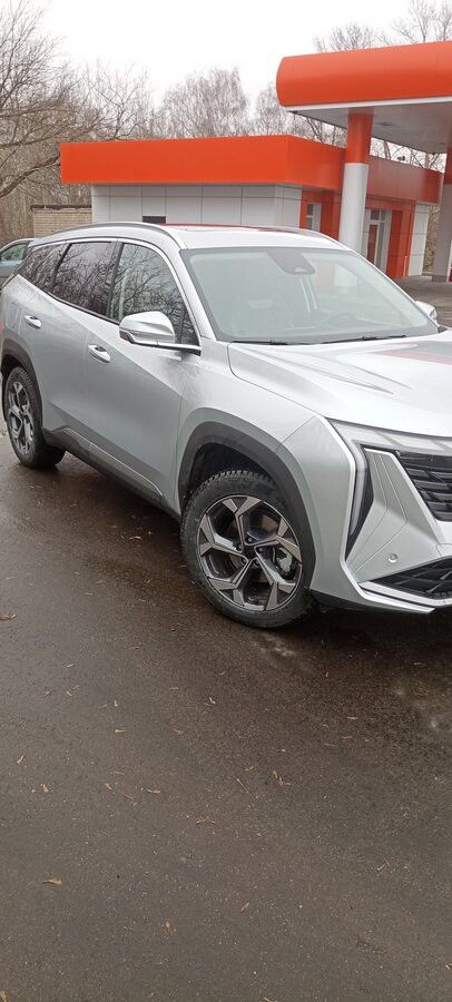 Geely Atlas: фото владельца