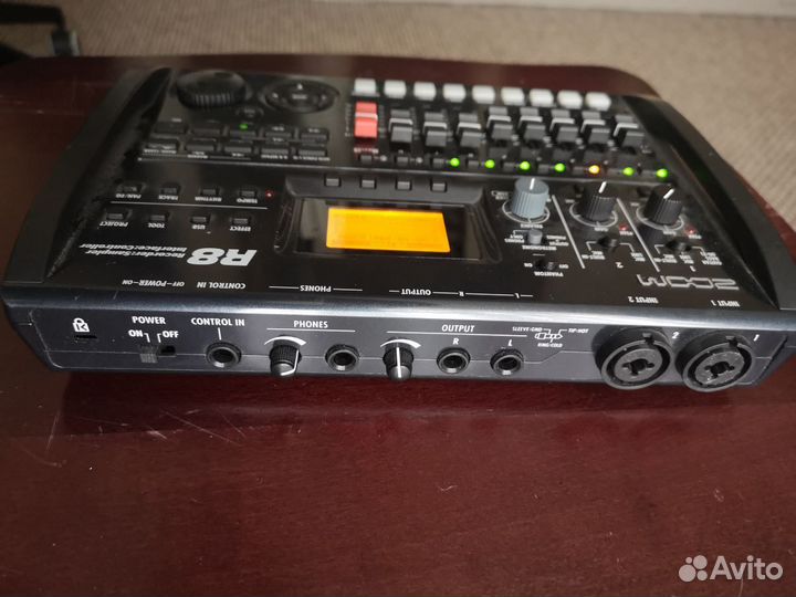 Zoom R8 портостудия