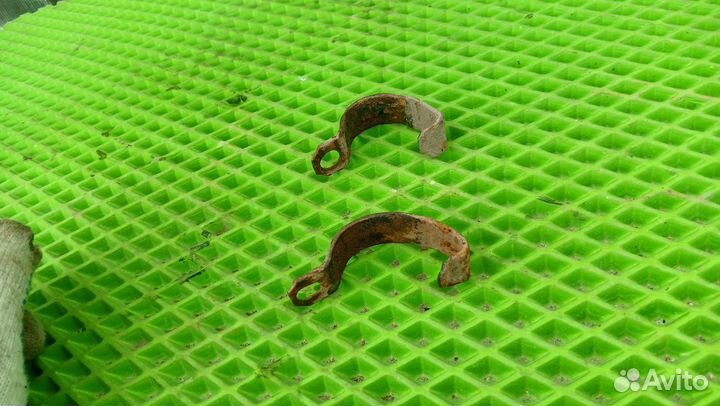 Скоба втулки стабилизатора Audi 80 B3, Passat B2