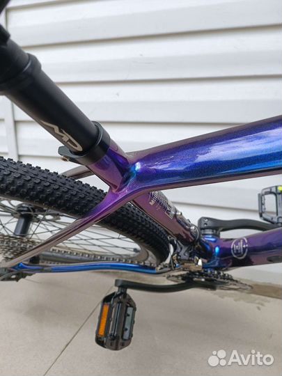 Велосипед на карбоновой раме