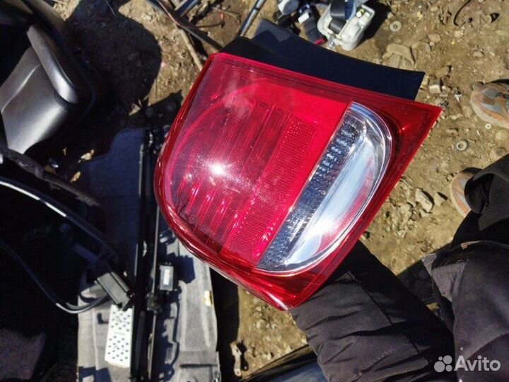 Стоп-сигнал задний левый Lexus Gs430 UZS190 3uzfe