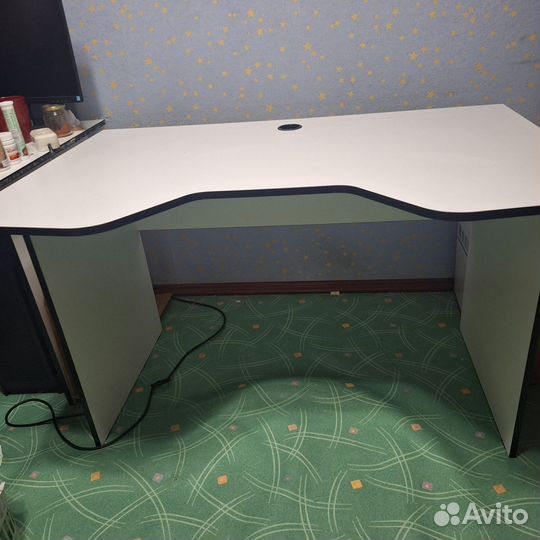 Игровой компьютерный стол