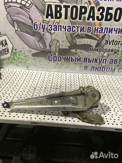 Стеклоподъемник задний правый Toyota Corolla 150