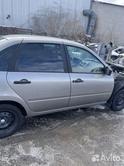 Двери на LADA granta серый