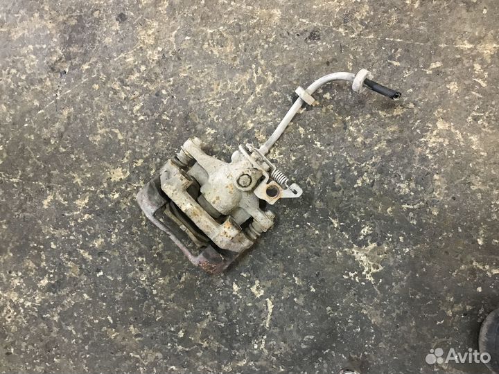 Суппорт задний левый Ford Mondeo 3 универсал