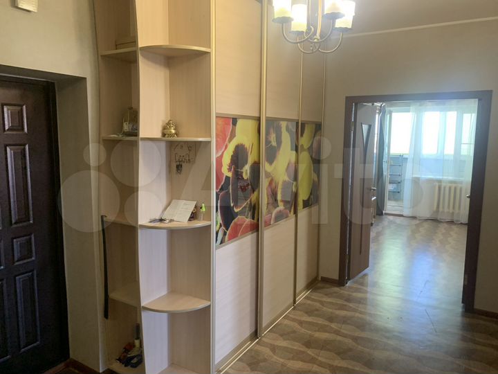 2-к. квартира, 77 м², 8/9 эт.